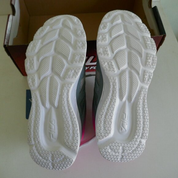 NWT Fila Women’s Memory Panorama running shoes size 6.5 gray/pink - Picture 6 of 6
